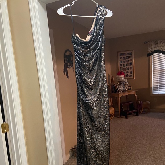 Prom Dress or formal dress - Picture 1 of 4